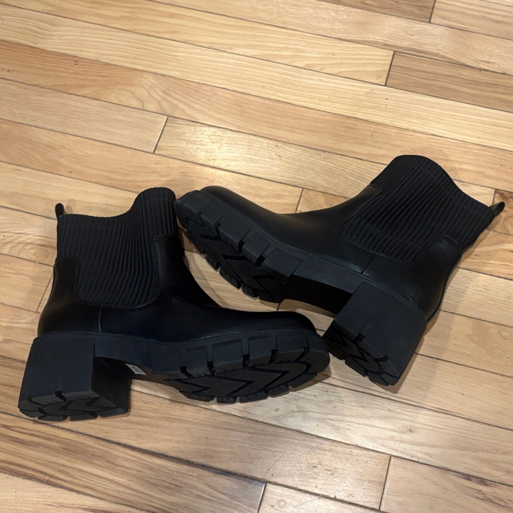 torrid Black Chunky Chelsea Ankle Boots